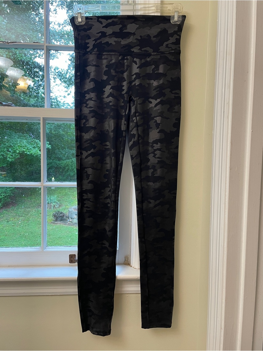 Spanx New Women’s Black Camo Leggings